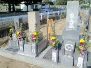 戒名彫刻･色入れなおし･クリーニング・お墓掃除代行「まごころコース」施工後